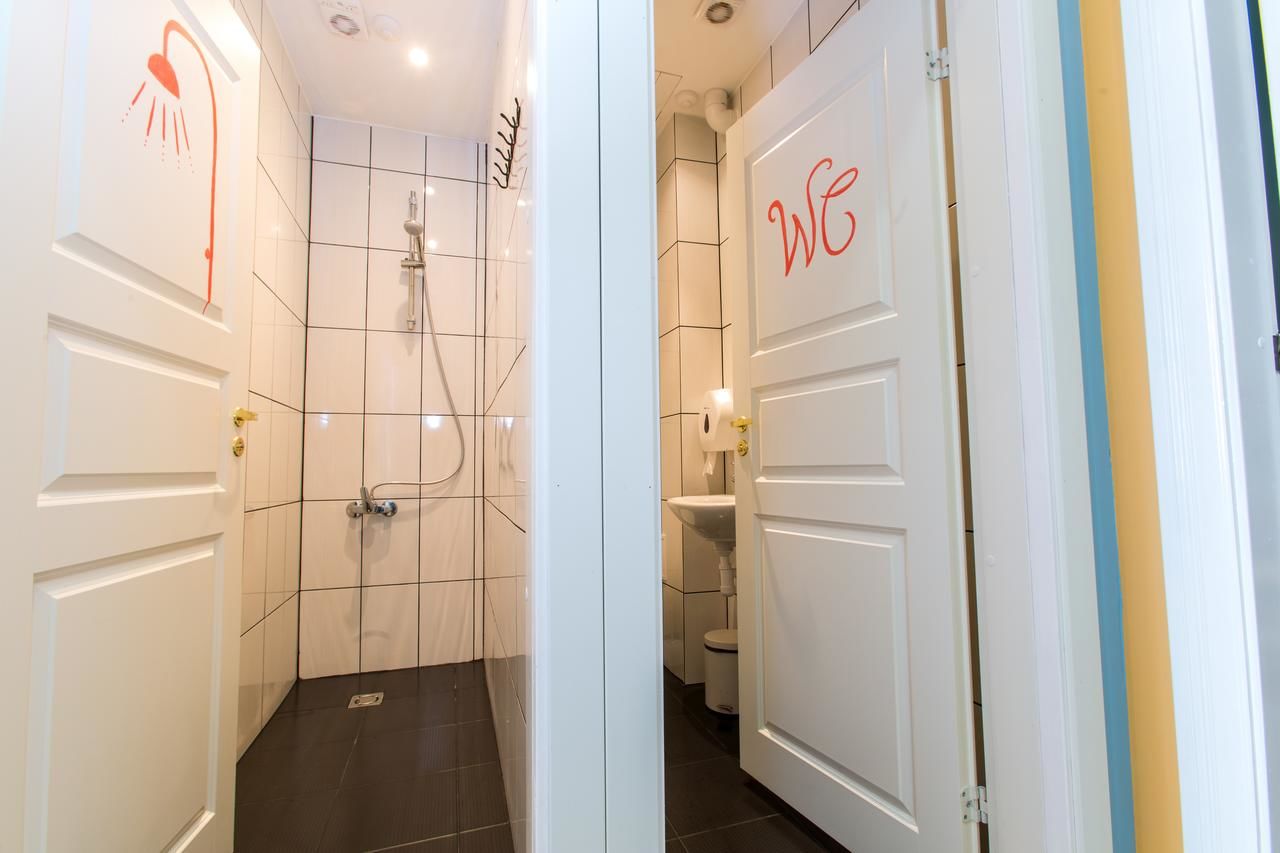 Хостелы Old Town Hostel Alur Таллин
