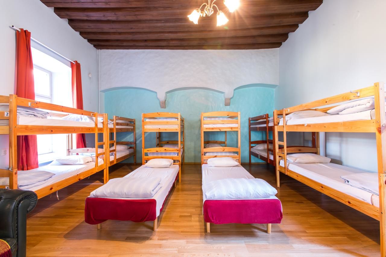 Хостелы Old Town Hostel Alur Таллин