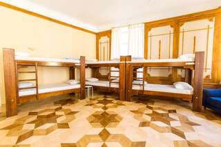 Хостелы Old Town Hostel Alur Таллин Кровать в общем номере для мужчин и женщин с 10 кроватями-6