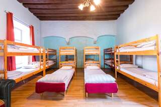 Хостелы Old Town Hostel Alur Таллин Кровать в общем 14-местном номере для мужчин и женщин-2